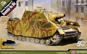 Model Academy 13525 German Sturmpanzer IV Brummbar 1:35