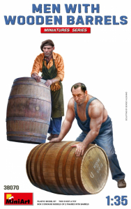 PREORDER 38070 Men with Wooden Barrels