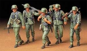 Tamiya 35184 German Machine Gun Crew on Maneuver 1/35
