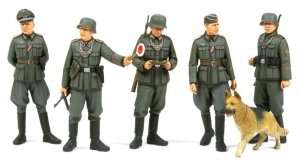 Tamiya 35320 WWII German Field Military Police Set