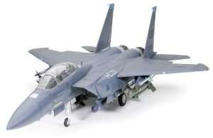 Tamiya 60312 Samolot F-15E Strike Eagle w/Bunker Buster 