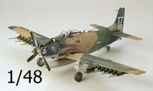 Tamiya 61073 Douglas A-1J Skyrider U.S. Air Force 
