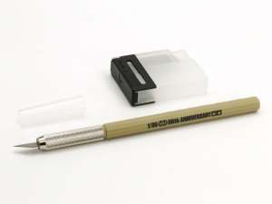 Tamiya 89982 Nożyk modelarski żółty z 25 zapasowymi ostrzami