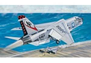 Trumpeter 02273 F-8J Crusader