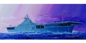 USS Essex CV-9 model Trumpeter 05728 in 1-700 