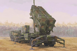 Trumpeter 07158 M983 HEMTT and M901 Launching Station w/MIM-104 Patriot SAM System (PAC-2)