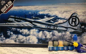 Zestaw z farbami B-29A Enola Gay Bockscar Academy 12528