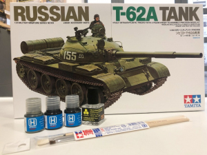 Zestaw z farbami Tamiya 35108 Russian tank T-62A skala 1-35