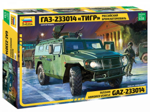 Zvezda 3668 Pojazd opancerzony GAZ-233014 Tiger model 1-35
