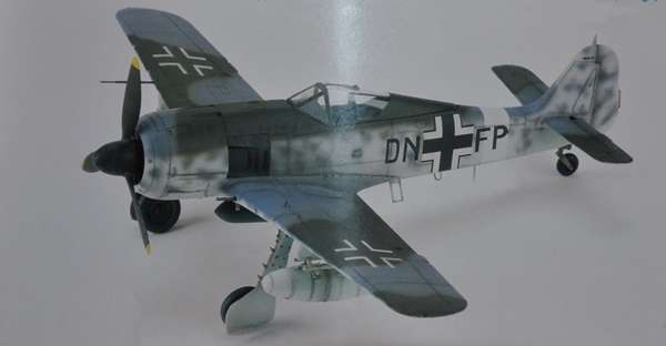 Niemiecki myśliwiec Focke-Wulf FW190 G-3 w skali 1:48.-image_Dragon_5537_1