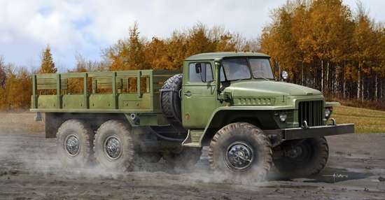 Model rosyjskiej ciężarówki URAL-375D, plastikowy_model_do_sklejania_trumpeter_01027_image_1-image_Trumpeter_01027_1