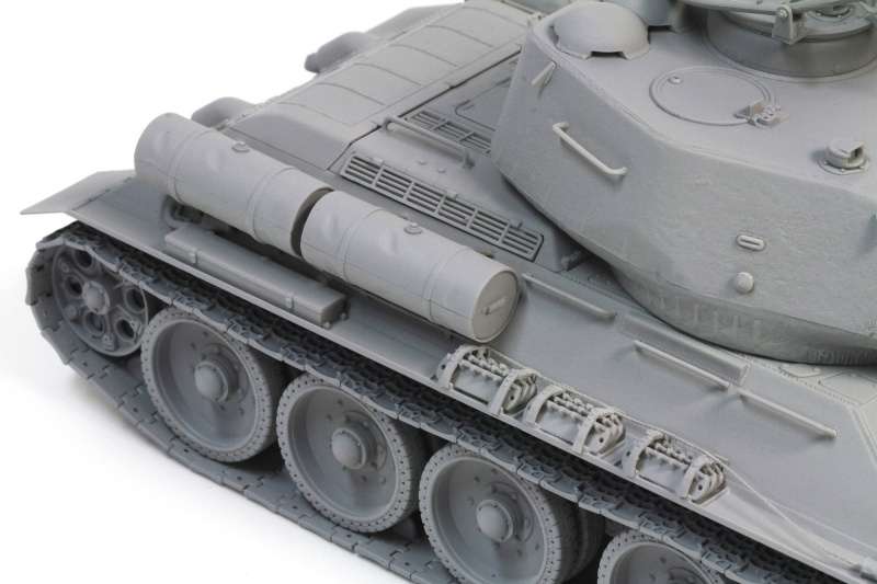 Model Dragon 3571 w skali 1:35 - Tank T-34/85 - image be-image_Dragon_3571_3