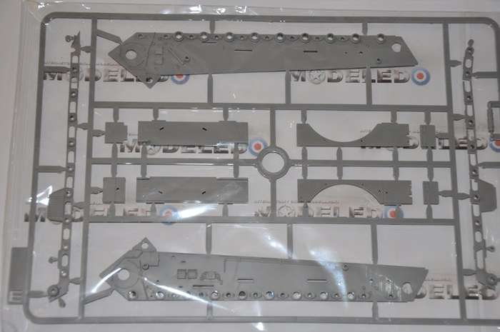 Model Takom 2073 w skali 1:35 - image j - King Tiger Henschel Turret w / interior-image_Takom_2073_3