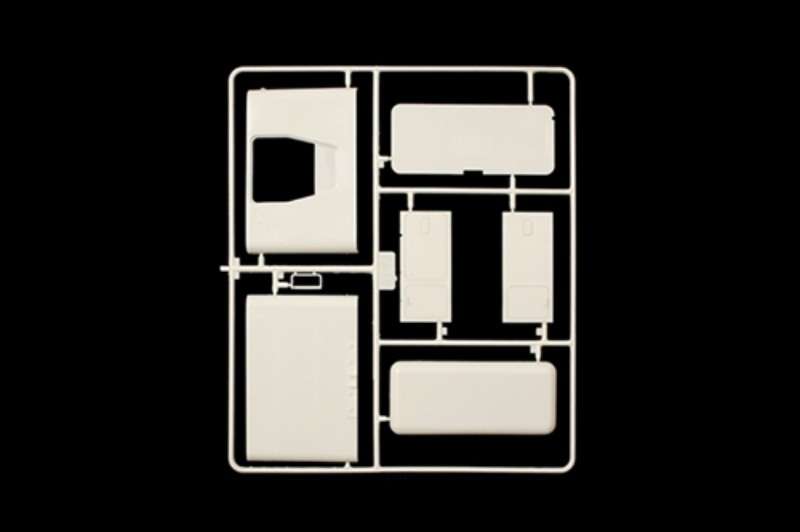 plastikowy_model_do_sklejania_ciezarowki_freightliner_flc_italeri_3859_sklep_modelarski_modeledo_image_7-image_Italeri_3859_3
