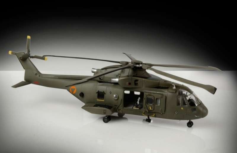 model_do_sklejania_helikoptera_augusta_westland_aw_101_skyfall_007__italeri_1332_sklep_modelarski_modeledo_image_2-image_Italeri_1332_3