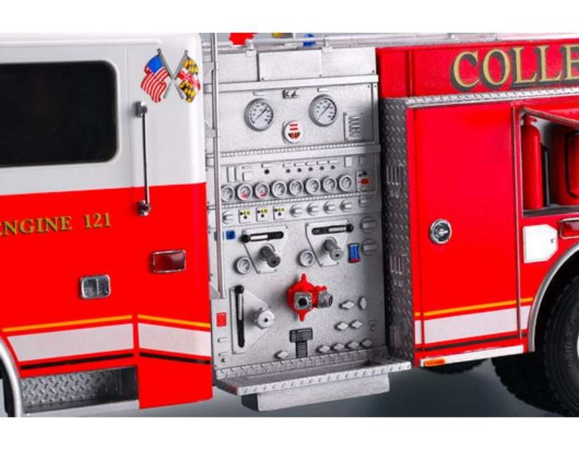 model_trumpeter_02506_american_lafrance_eagle_fire_pumper_hobby_shop_modeledo_image_10-image_Trumpeter_02506_2