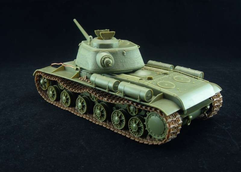 model_do_sklejania_bronco_cb35110_russian_heavy_tank_kv_85_sklep_modelarski_modeledo_image_4-image_Bronco Models_CB35110_1