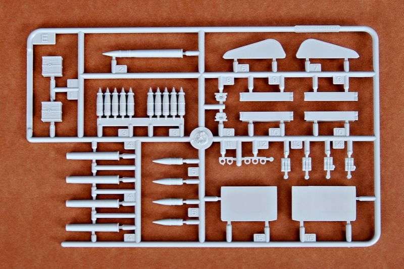 plastikowy-model-do-sklejania-działo-samobiezne-selbstfahrlafette-sklep-modelarski-modeledo-image_Trumpeter_00350_10