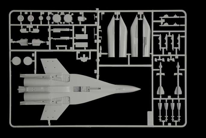 model_samolotu_mig_29a_fulcrum_italeri_1377_sklep_modelarski_modeledo_image_6-image_Italeri_1377_3