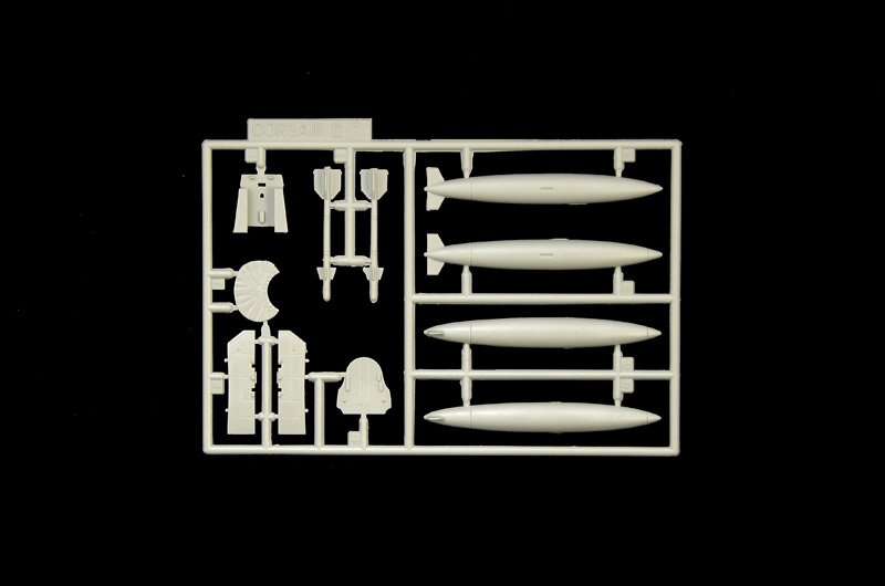 plastikowy-model-samolotu-a-7e-corsair-ii-do-sklejania-sklep-modelarski-modeledo-image_Italeri_1411_10