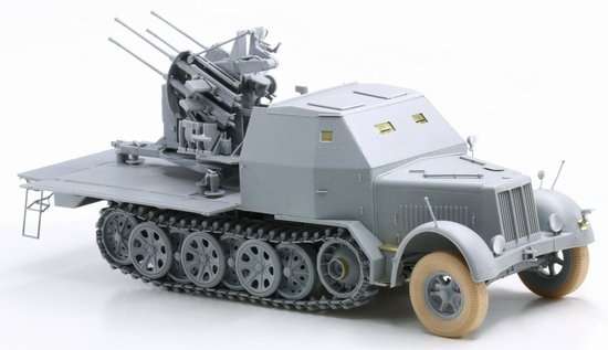 Model Dragon 6533 Sd.Kfz.7-1 2cm Flakvierling 38 with Armor Cab -image3-dra6533-image_Dragon_6533_3