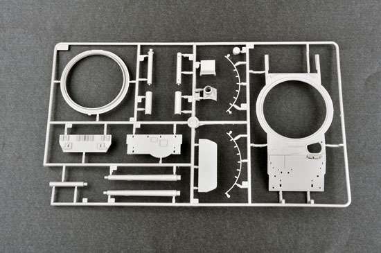 Model czołgu T-62 w skali 1:35 do sklejania, Trumpeter 01553_image_5-image_Trumpeter_01553_3