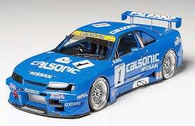 Japoński samochód Nissan Calsonic Skyline GT-R 2003, plastikowy model do sklejania Tamiya 24272 w skali 1:24-image_Tamiya_24272_1