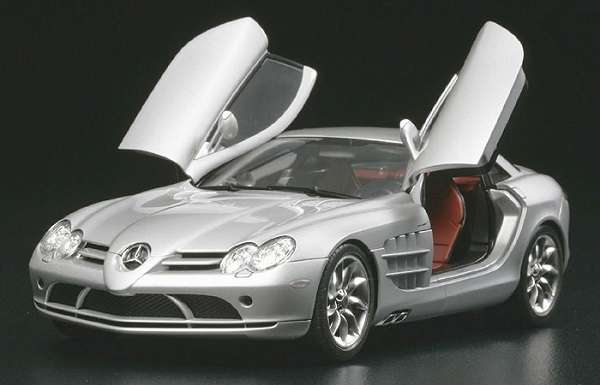 Niemiecki samochód Mercedes-Benz SLR McLaren, plastikowy model do sklejania Tamiya 24290 w skali 1:24.-image_Tamiya_24290_1