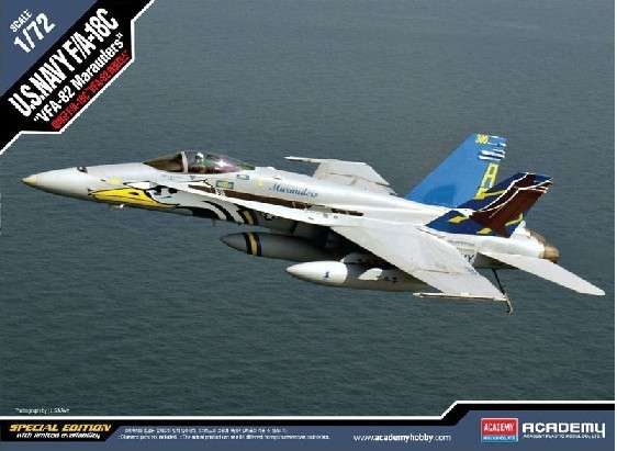 Myśliwiec amerykańskiej marynaki wojennej US Navy F/A-18C w skali 1:72 do sklejania.-image_Academy_12534_1