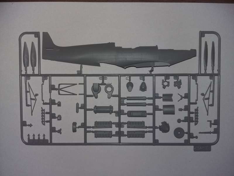 ICM 48060 w skali 1:48 - model Spitfire Mk.IXC Beer Delivery do sklejania - image h-image_ICM_48060_3