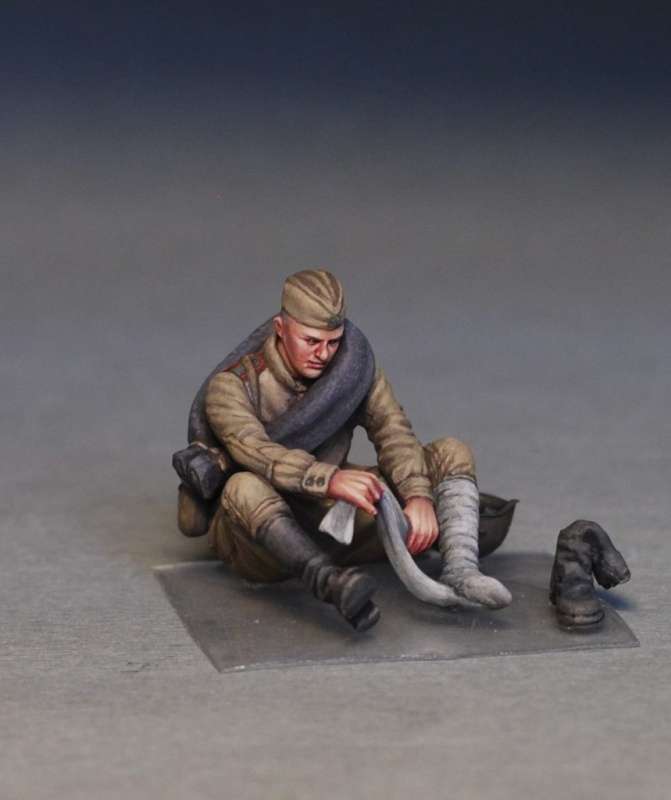 MiniArt 35233 w skali 1:35 - figurki Soviet soldiers taking a break do sklejania - image m-image_MiniArt_35233_3