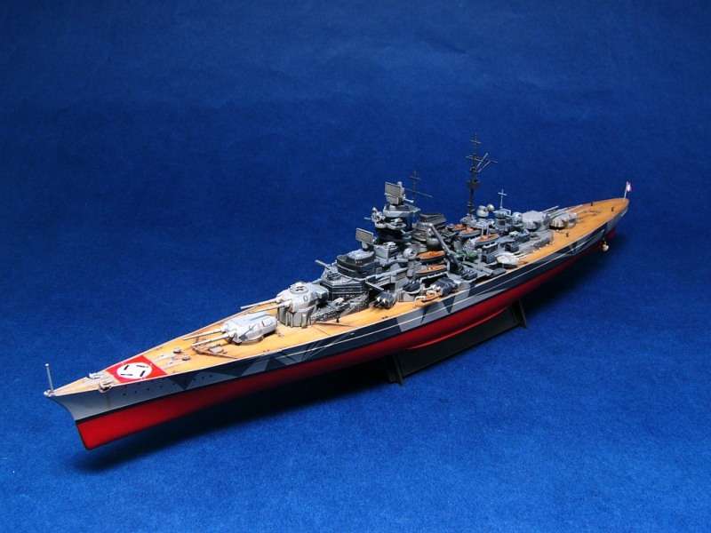 model_do_sklejania_okretu_tirpitz_1944_trumpeter_05712_sklep_modelarski_modeledo_image_4-image_Trumpeter_05712_2