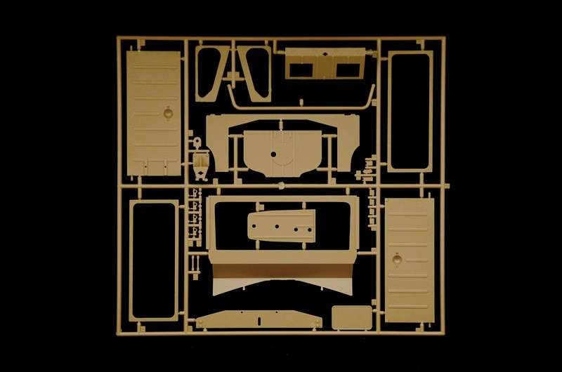 plastikowy-model-samochodu-kdf-1-typ-82-kubelwagen-sklep-modelarski-modeledo-image_Italeri_7405_21