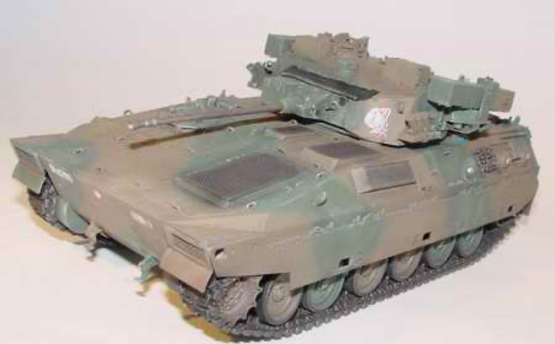 Trumpeter 00325 JGSDF Type 89 IFV model 1-35