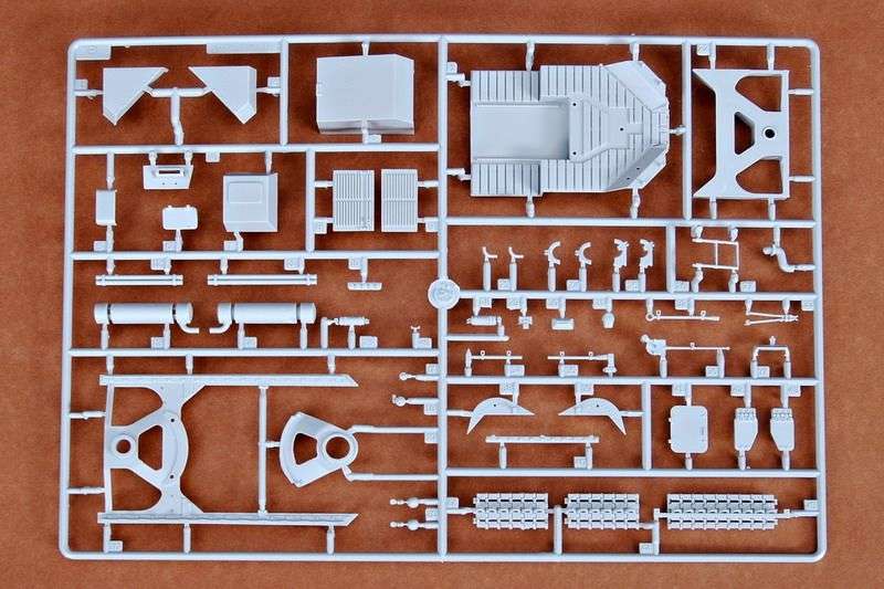 plastikowy-model-do-sklejania-działo-samobiezne-selbstfahrlafette-sklep-modelarski-modeledo-image_Trumpeter_00350_6