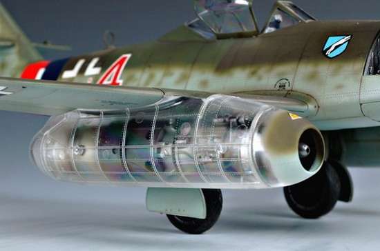German fighter Messerschmitt Me262_a_1a plastikowy_model_do_sklejania_trumpeter_02235_image_2-image_Trumpeter_02235_1
